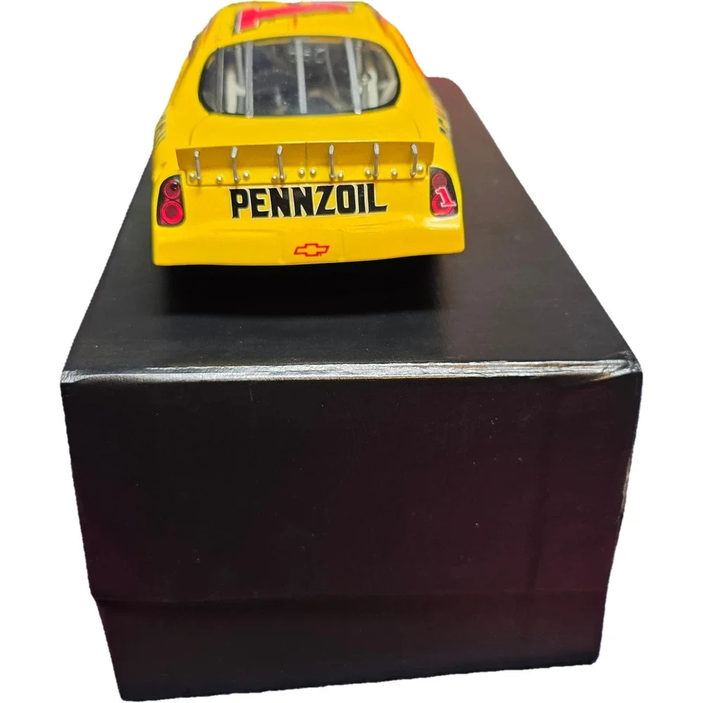 Jeff Green 1 Pennzoil Synthetic 2003 Monte Carlo Elite 1:24 NASCAR Action Yellow